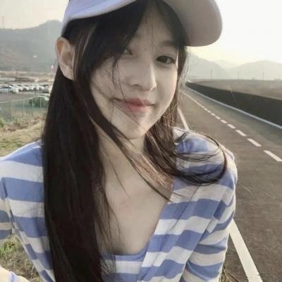 蓝天花朵